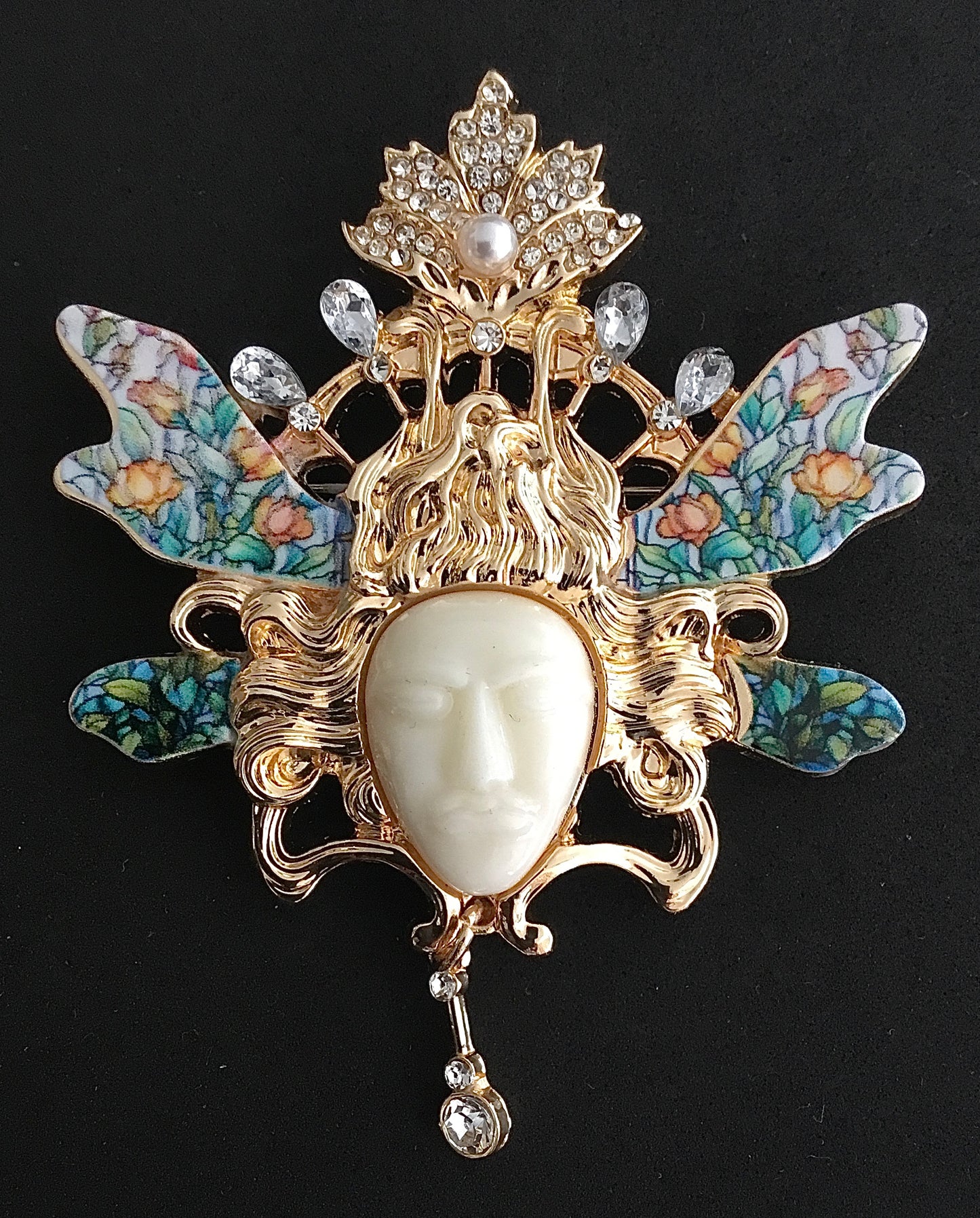 Brooch handmade