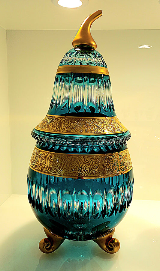 Covered urn blue On Demand